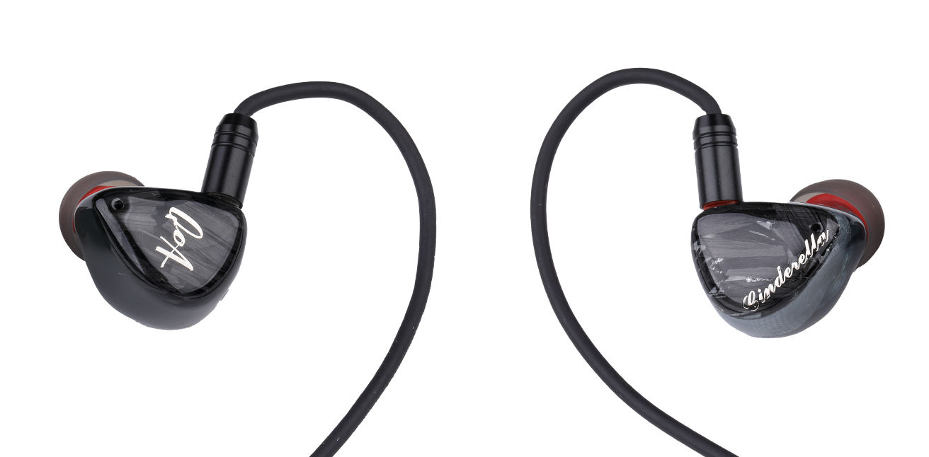 左右のデザインが異なる